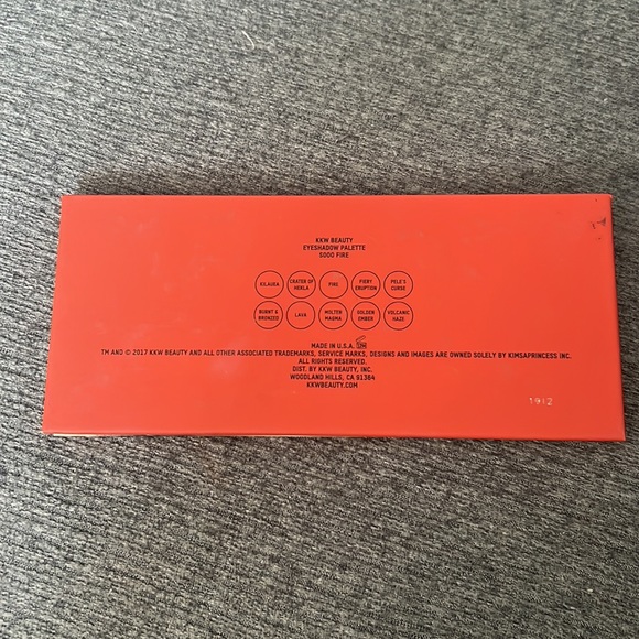 KKW Beauty Sooo Fire Eye Shadow Palette - Picture 2 of 3
